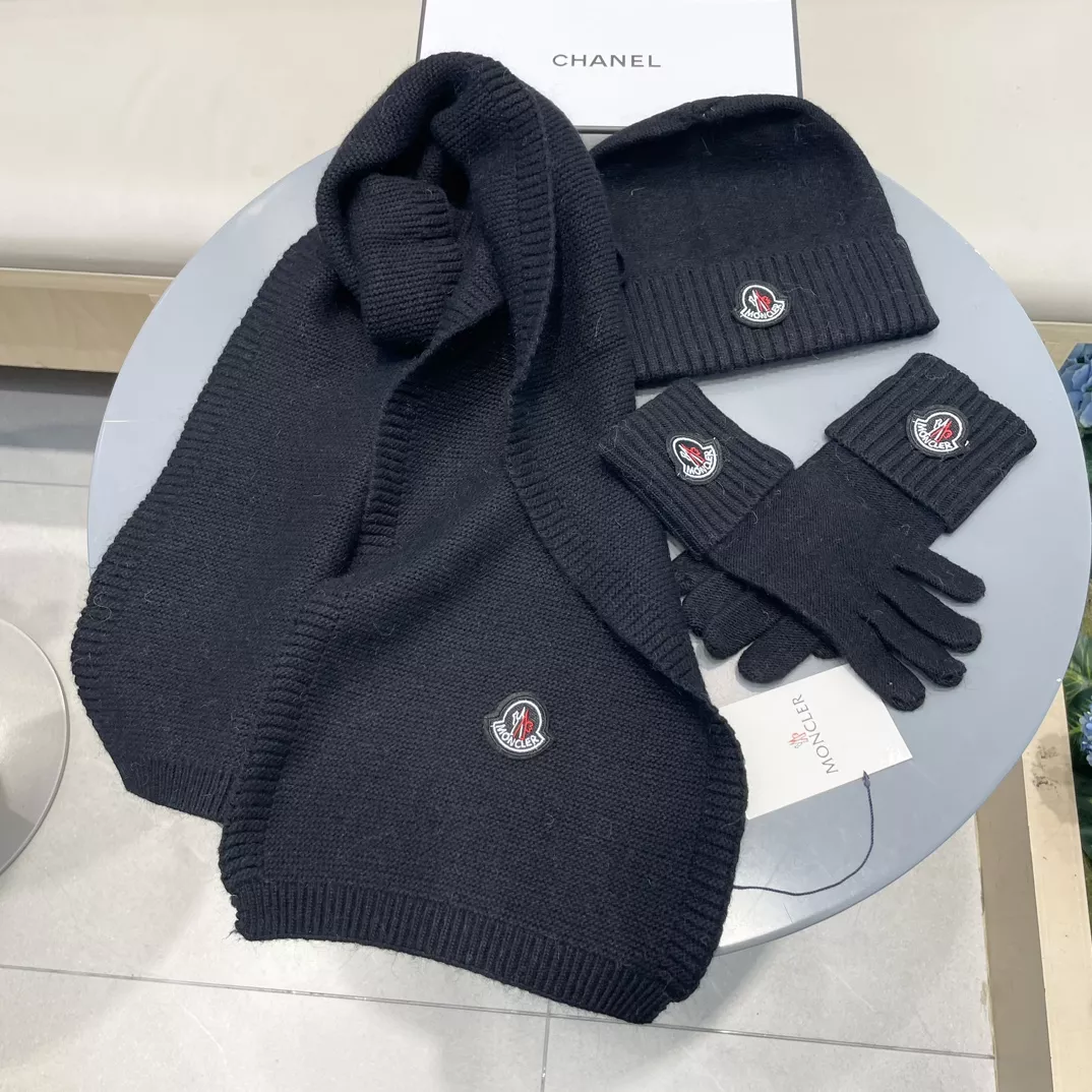 moncler hat and echapres and glove set s_12733453